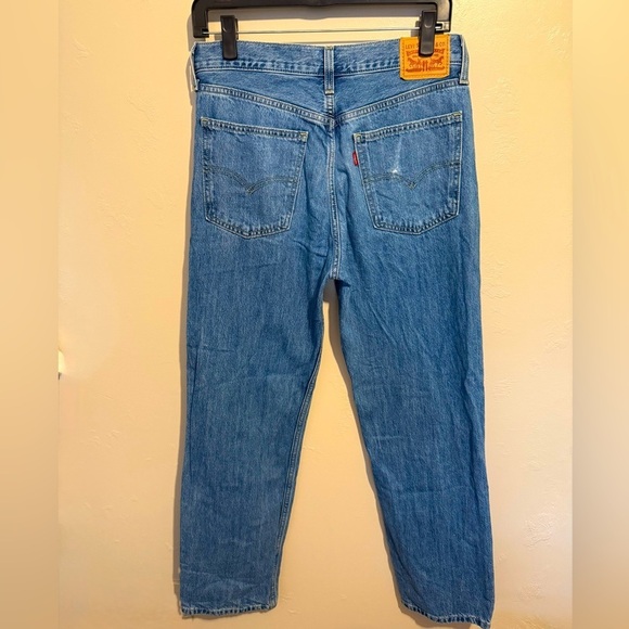 Levi's Women's Low Pro Relaxed Fit Straight Leg Jeans Denim Classic Size 28 - Picture 2 of 16
